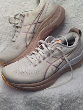 Asics Women's GEL-KAYANO 32 White/Orange Glow Wide Athletic Running Shoes 8.5 D